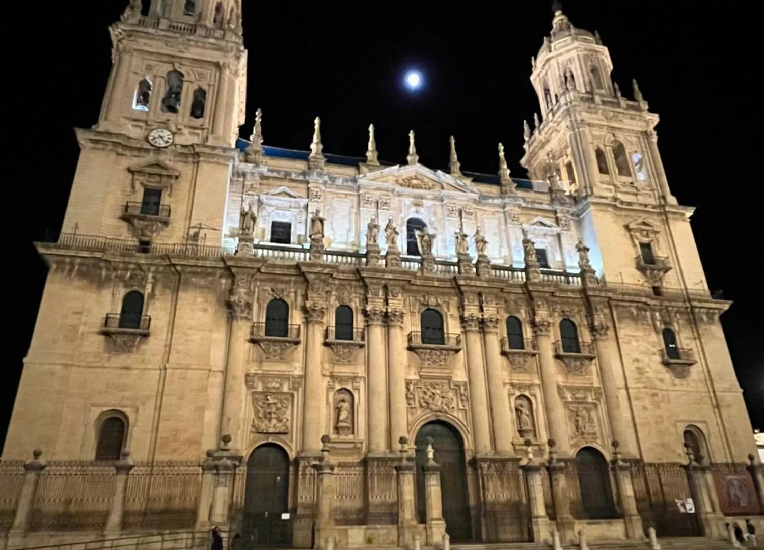 شقة Torres De La Catedral خاين